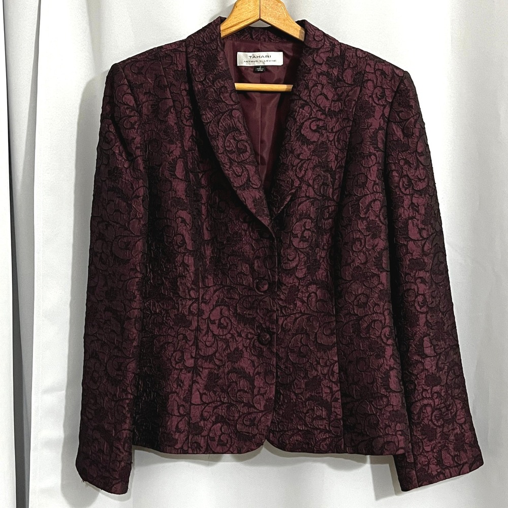 Tahari Blazer Womens 12 Burgundy Floral Jacquard 3-Button Tailored Career 1707 - Picture 2 of 14